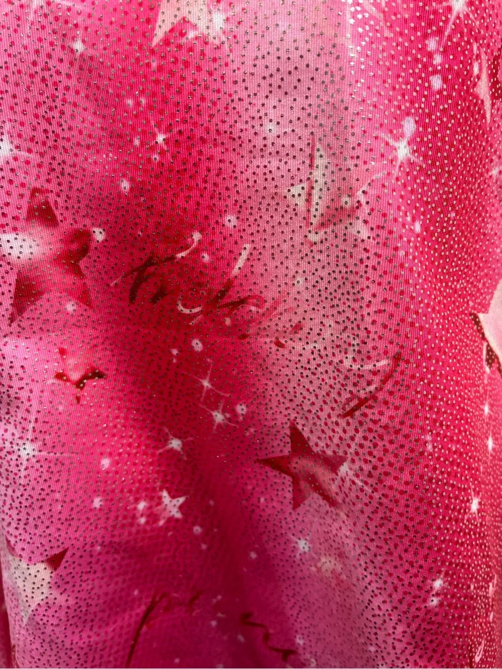 N/A sleeveless leg playful